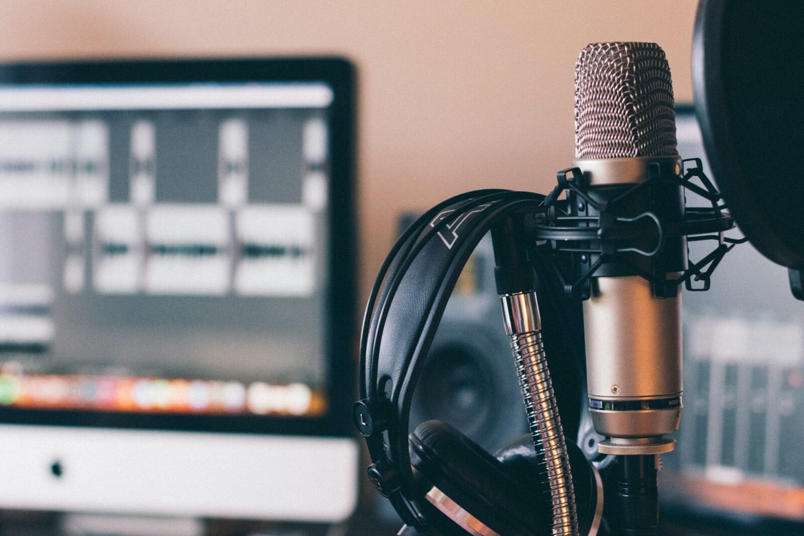 Podcast készítés: Az alapoktól a sikeres indulásig